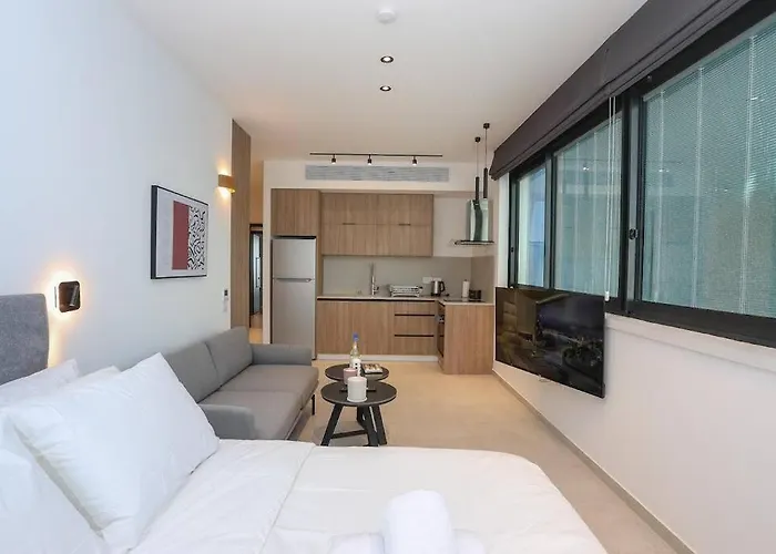 Luxury Studio Beach Flat 18