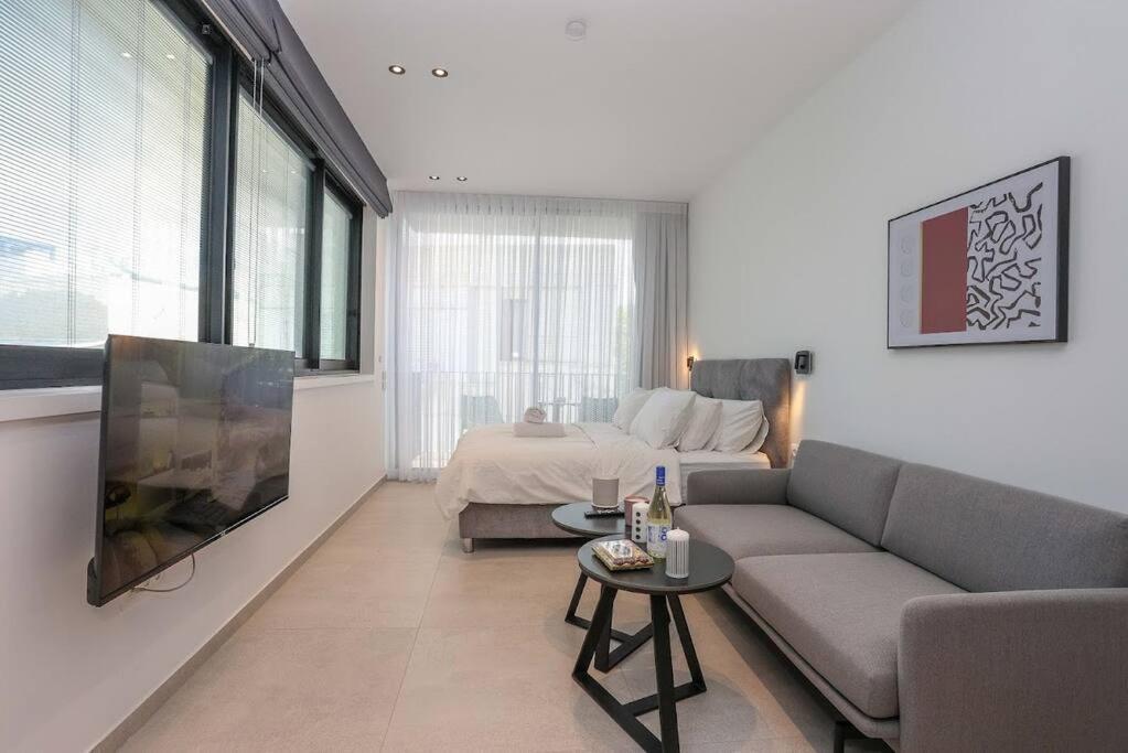 Luxury Flat 18